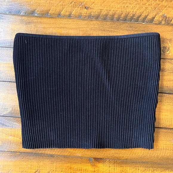 Aritzia sculpt nit cropped tube top - Picture 3 of 3